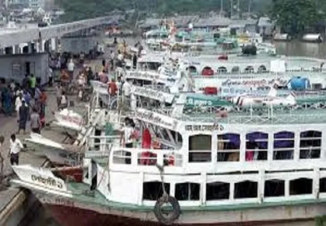 ভোলায় সকল রুটে লঞ্চ চলাচল বন্ধ, চরম দুর্ভোগ
