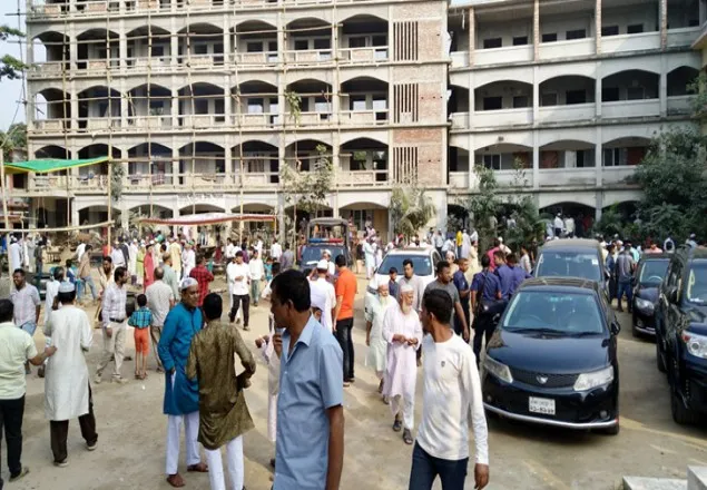 বার্ষিক পরীক্ষা বন্ধ রেখে আ’লীগ নেতার ভুরিভোজের আয়োজন