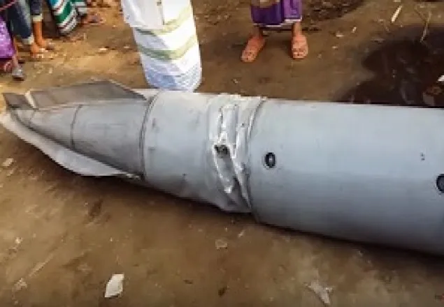 বটতলায় আকাশ থেকে আছড়ে পড়লো তেল ভর্তি ট্যাংক
