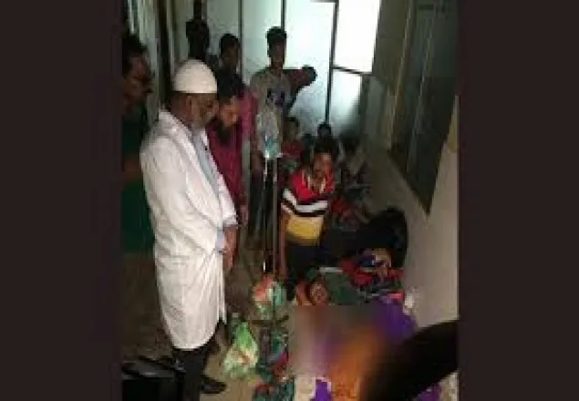 ৬০০ টাকার জের ধরে মাদ্রাসাছাত্রকে পুড়িয়ে হত্যার চেষ্টা
