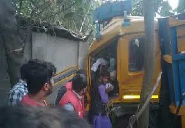 কুড়িগ্রামে ট্রাক-অটোরিকশা সংঘর্ষ, নিহত ৩