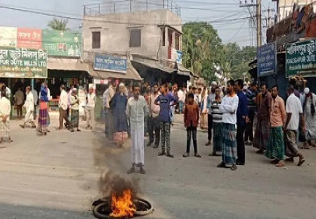খুলনায় বকেয়া মজুরিসহ ১১ দফা দাবিতে পাটকল শ্রমিকদের ধর্মঘট