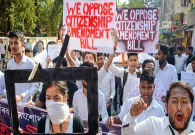 নাগরিকত্ব বিলের বিরুদ্ধে আসামে বিক্ষোভ, গণভোটের দাবি