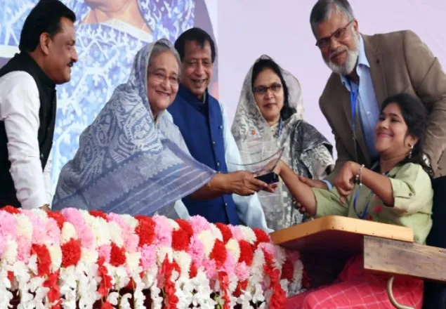 প্রতিবন্ধীদের প্রতি নেতিবাচক দৃষ্টিভঙ্গি বদলাতে হবে: প্রধানমন্ত্রী