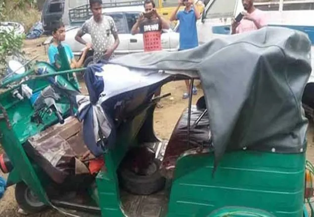 পিরোজপুরে বাসচাপায় ৩ যাত্রী নিহত