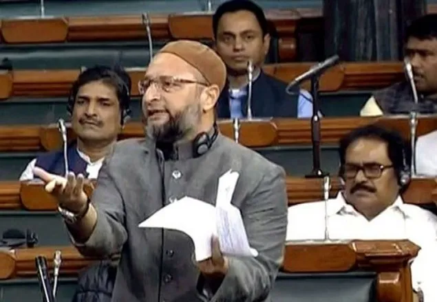 লোকসভায় নাগরিকত্ব বিলের কপি ছিঁড়ে ফেললেন ওয়াইসি