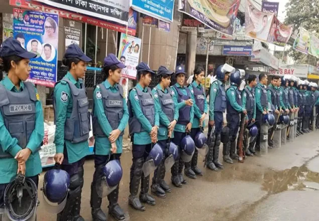 বিএনপির কার্যালয়ে সামনে বিপুল সংখ্যক পুলিশ মোতায়েন