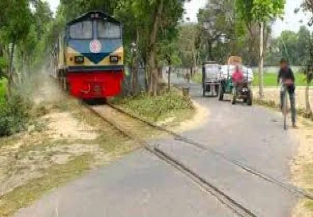 অবৈধ লেভেল ক্রসিং বন্ধে হাইকোর্টের রুল