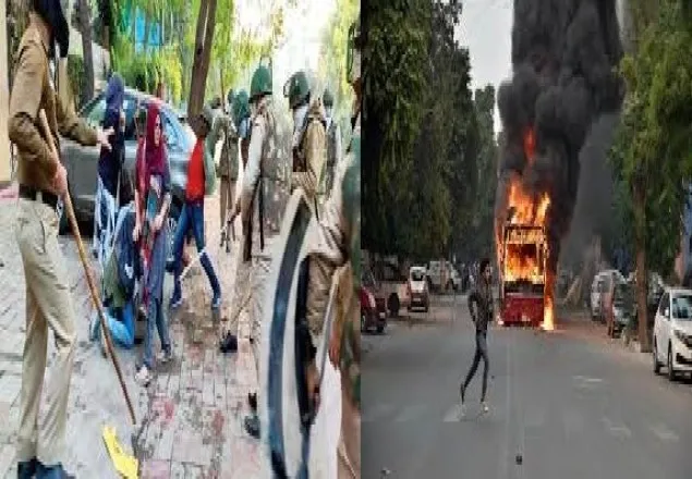 নাগরিকত্ব আইন: জ্বলছে দিল্লি, বিশ্ববিদ্যালয়ে ঢুকে ছাত্র-ছাত্রীদের পেটাল পুলিশ