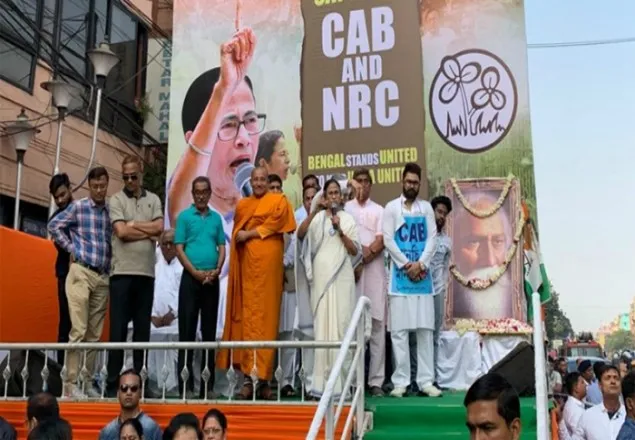 কাউকে বাংলা ছাড়তে দেব না: মমতা