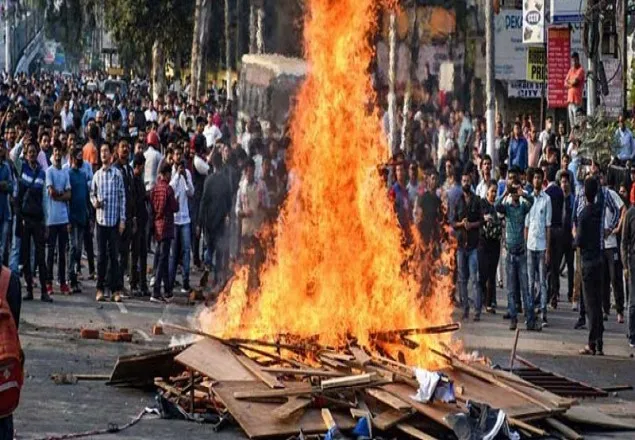 বিক্ষোভ ছড়িয়ে পড়ছে সারা ভারতে, উত্তাল বিশ্ববিদ্যালয়গুলো
