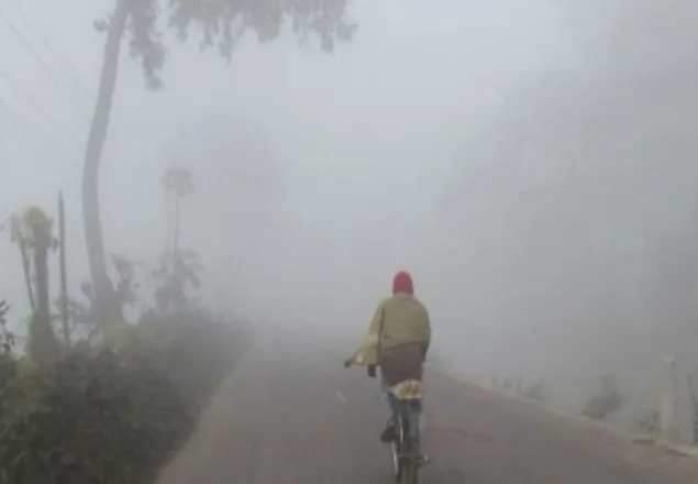 তীব্র শৈত্যপ্রবাহে কাঁপছে দেশ