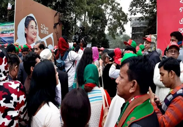 সোহরাওয়ার্দীতে নেতাকর্মীদের ঢল