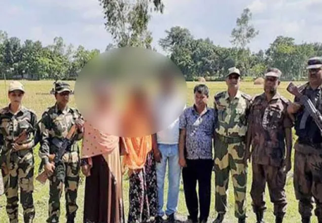 প্রেমিকের টানে চলে আসা ভারতীয় কিশোরীকে ফেরত