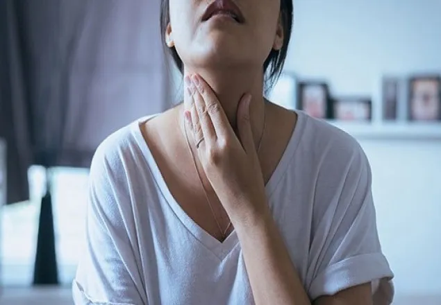 ওষুধ ছাড়াই টনসিলের ব্যথা জব্দ করার ৬ উপায়