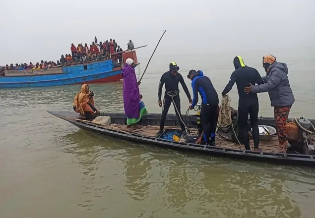 রাজবাড়ীতে পদ্মা থেকে ২ শ্রমিকের লাশ উদ্ধার