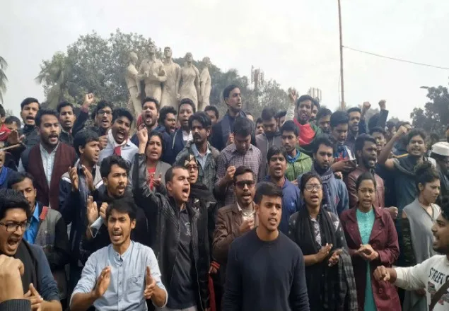 ভিপি নুর রক্তাক্ত, উত্তাল ঢাবি