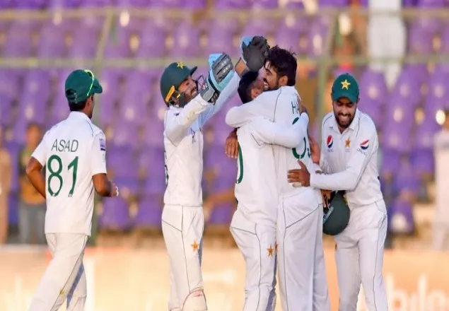 একদশক পর দেশের মাটিতে টেস্ট জিতল পাকিস্তান