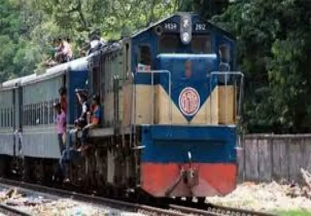 কুষ্টিয়ায় ট্রলিকে ট্রেনের ধাক্কা, চালক-হেলপার নিহত