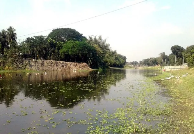 কপোতাক্ষ নদী দখল করে পুকুর কাটছেন আ.লীগ নেতা