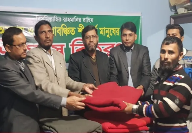 শীতার্ত দরিদ্র মানুষের কষ্ট লাঘবে সবারই এগিয়ে আশা উচিত: মঞ্জুরুল ইসলাম