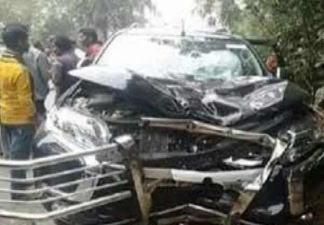 পাথরঘাটায় ইউএনও’র গাড়ির সাথে সংঘর্ষে নিহত ২