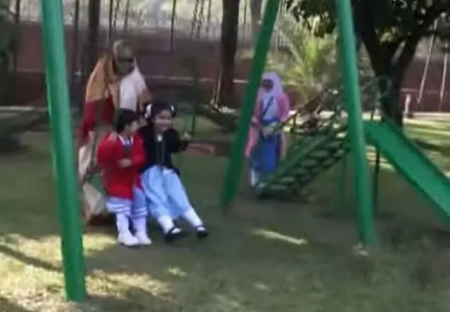 গণভবনে শিশুদের সাথে আনন্দে মেতে উঠলেন প্রধানমন্ত্রী