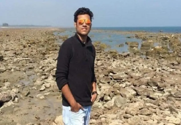 বাবা-মায়ের চোখের সামনে পুড়ল একমাত্র সন্তান