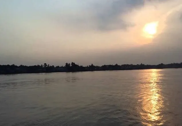 নদীতে ঝাঁপ দিয়ে আত্মহত্যার চেষ্টা নারী পুলিশ সার্জেন্টের