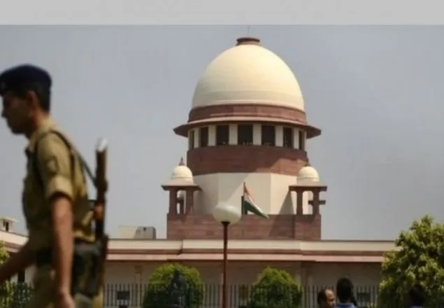 জম্মু-কাশ্মীরে নিষেধাজ্ঞা জারির তালিকা চায় আদালত