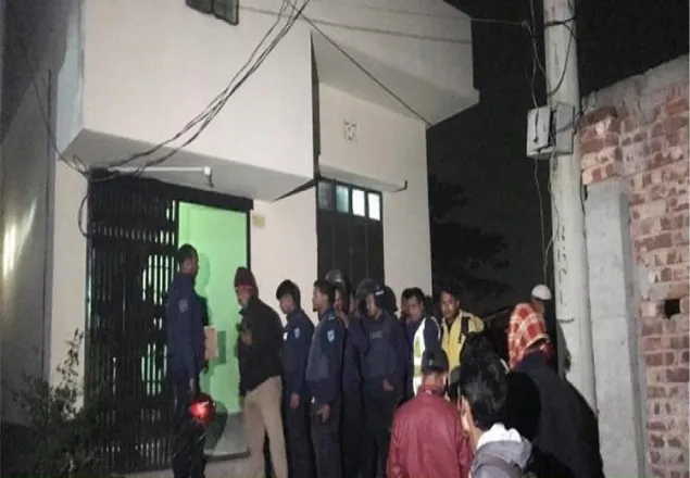 জঙ্গি আস্তানা সন্দেহে আশুলিয়ায় বাড়ি ঘিরে রেখেছে পুলিশ