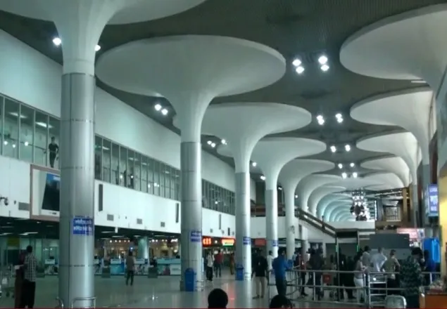 যুক্তরাষ্ট্র থেকে ৩১ বাংলাদেশিকে দেশে ফেরত