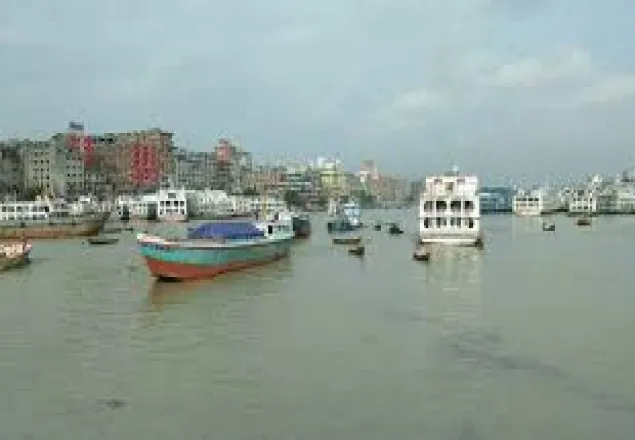 বুড়িগঙ্গার পার্শ্ববর্তী ২৩১ কারখানা বন্ধের নির্দেশ