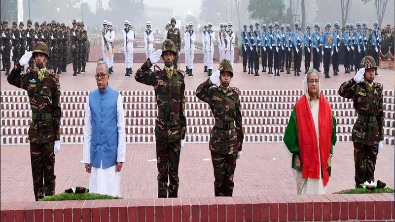 জাতীয় স্মৃতিসৌধে রাষ্ট্রপতি-প্রধানমন্ত্রীর শ্রদ্ধা