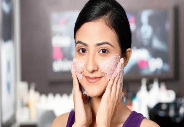  ত্বকের বয়স কমাবেন যেভাবে