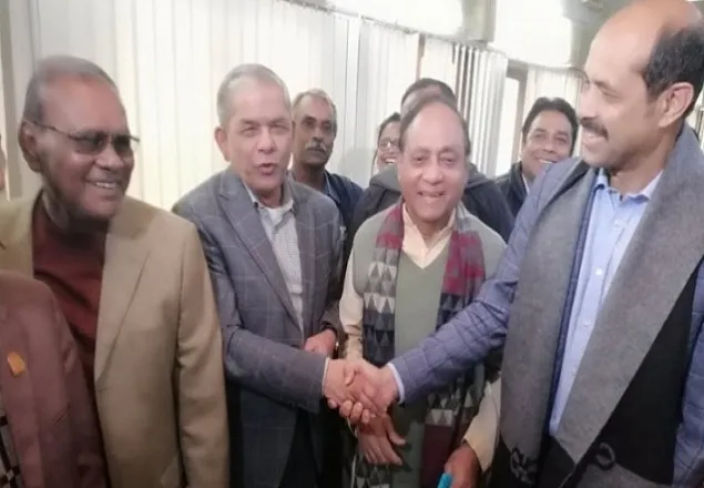 বিএনপি মহাসচিবের কাছে দোয়া চাইলেন আতিকুল
