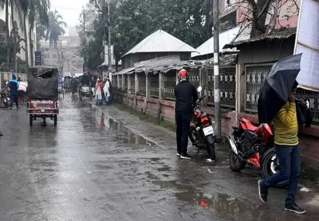 গোপালগঞ্জে সকাল থেকে বৃষ্টি, বেড়েছে শীত