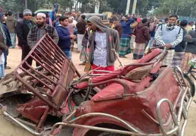 ময়মনসিংহে বাসচাপায় অটোরিকশার ৪ যাত্রী নিহত