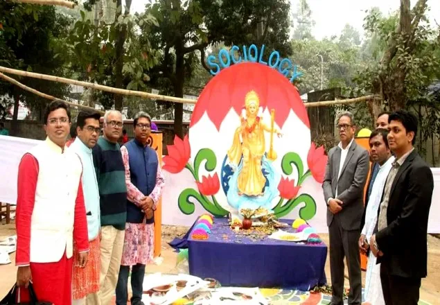 জগন্নাথ বিশ্ববিদ্যালয়ে সরস্বতী পূজা উদযাপিত