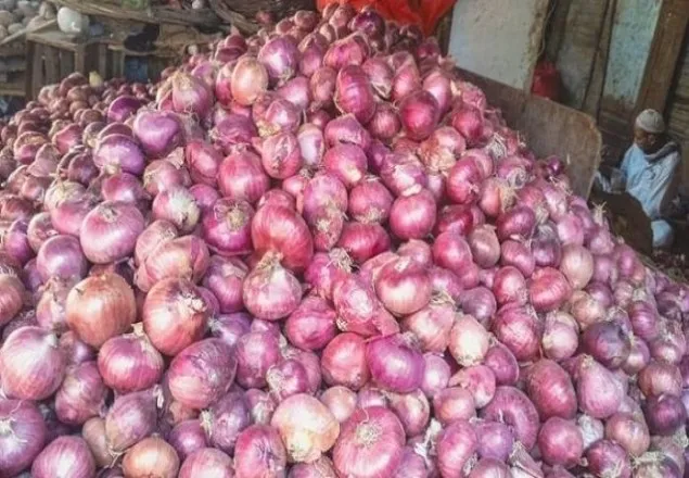 আরও ৩০ হাজার মেট্রিক টন পেঁয়াজ আমদানির সিদ্ধান্ত: বাণিজ্যমন্ত্রী