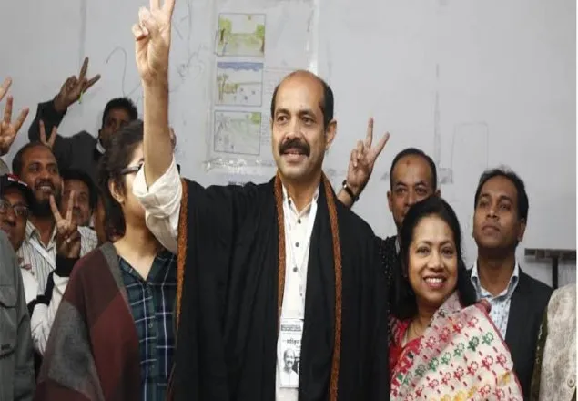 ভোট দিলেন আতিকুল ইসলাম