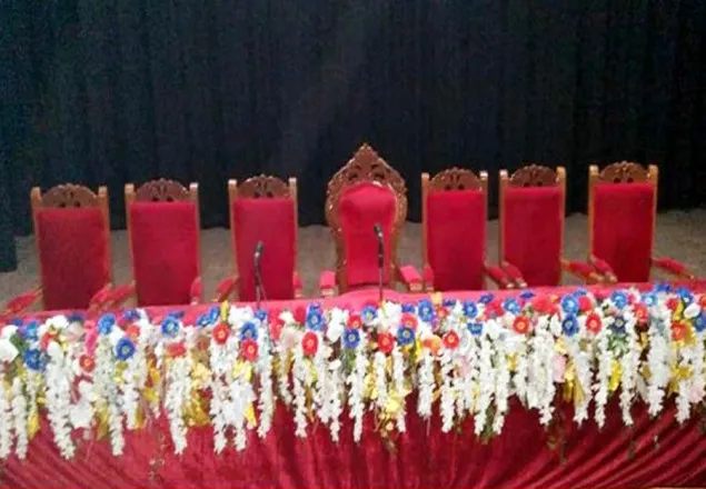 ভোটের ফলাফল প্রকাশের জন্য প্রস্তুত মঞ্চ