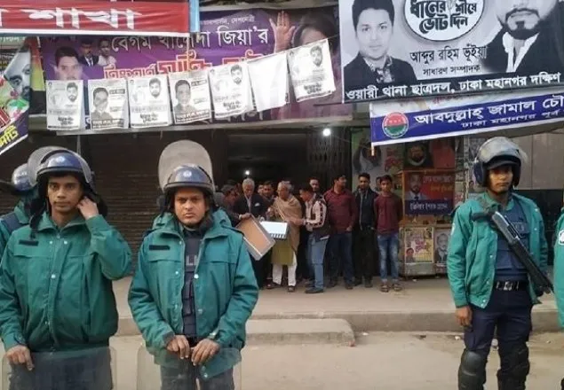 বিএনপির সকাল-সন্ধ্যা হরতাল চলছে