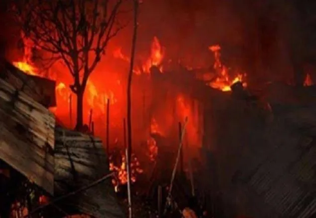 চট্টগ্রামে এসআরবি বস্তিতে আগুন, ক্ষতিগ্রস্ত দুই শতাধিক পরিবার