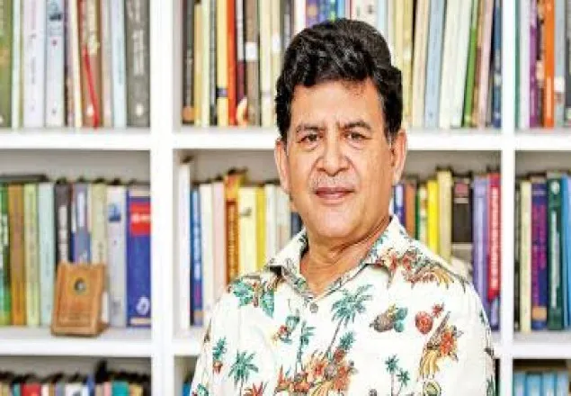 এত শিক্ষিত বেকার থাকতে লাখ লাখ ভারতীয়রা এ দেশে কাজ করছে: হোসেন জিল্লুর