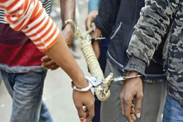 রাজধানীতে মাদকবিরোধী অভিযানে আটক ৪১