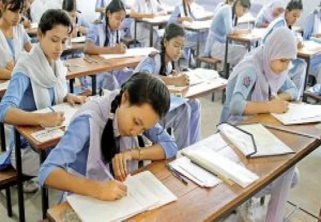 গাইবান্ধা ভুল প্রশ্নপত্রে ৩০ মিনিট পরীক্ষা দিল ১৩৩ জন পরীক্ষার্থী