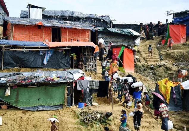 রোহিঙ্গা ক্যাম্পে গোলাগুলি, আহত ১৩