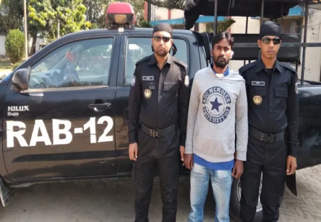 পাবনায় স্কুলছাত্রীকে ধর্ষণ, দপ্তরি কাবিল গ্রেপ্তার