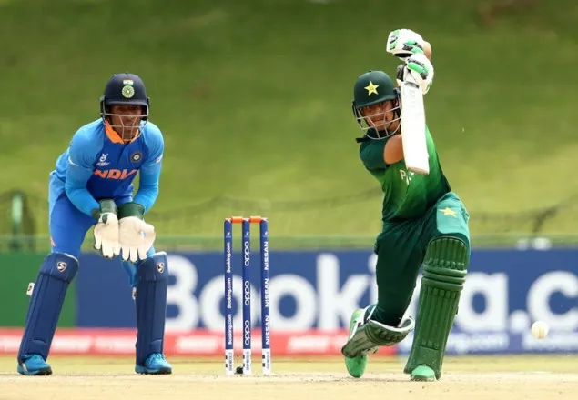 ভারতের সামনে পাকিস্তানের সামান্য সংগ্রহ